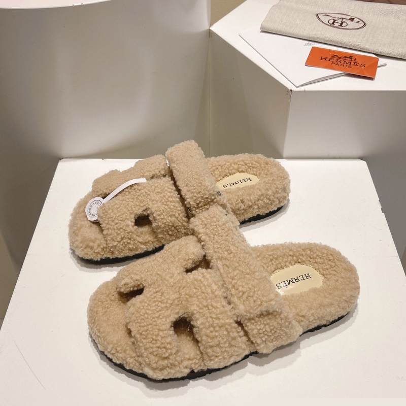 H**mes slippers